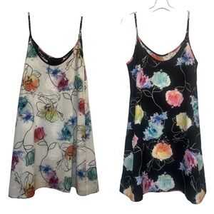 Reversible summer dress with adjustable straps